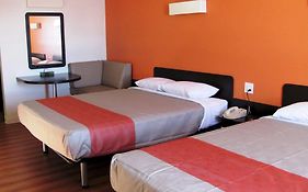 Motel 6-Innisfail, Ab